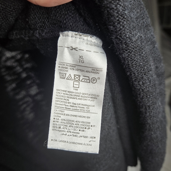 GAP Women's Charcoal Open-Front Cardigan - Picture 3 of 4